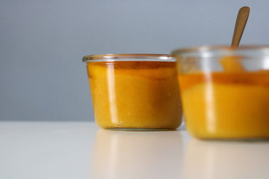 Mango Dattelschnaps Mousse & Karamellisierte Mango-Stücke