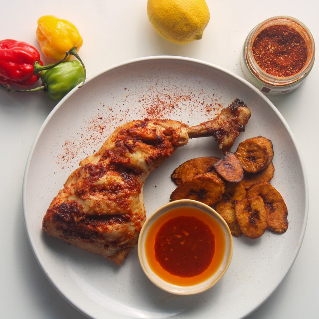 Pili-Pili Chili gemahlen. Wundervoll aromatisch. Verfeinert jedes scharfe Gericht.